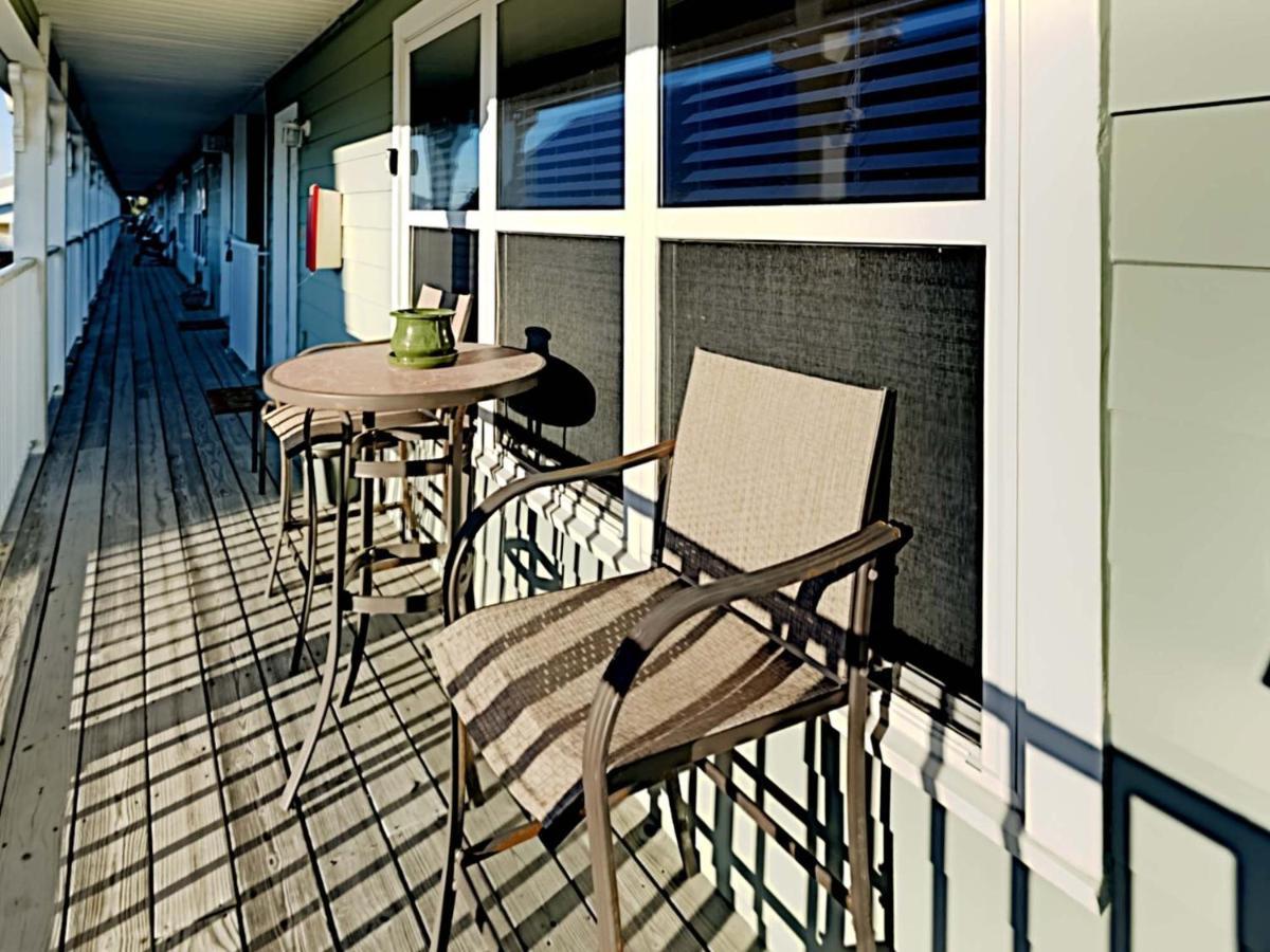 Nice Home In Gulf Shores With Outdoor Swimming Pool And 2 Bedrooms 외부 사진